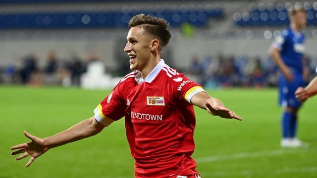 Nico Schlotterbeck zog sich beim 4:0-Erfolg gegen den FSV Mainz eine Verletzung am rechten Oberschenkel zu. Nico Schlotterbeck zog sich beim 4:0-Erfolg gegen den FSV Mainz eine Verletzung am rechten Oberschenkel zu.