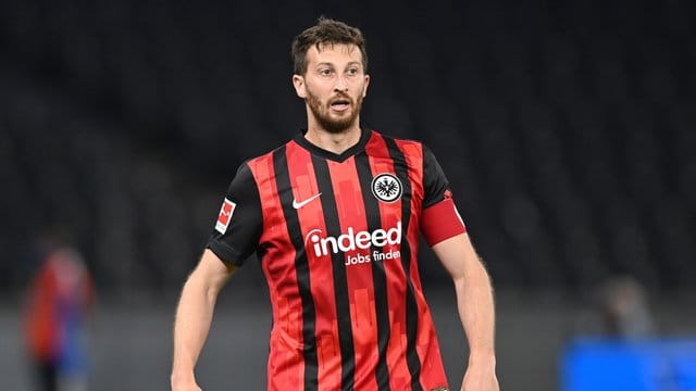 Eintracht Frankfurts David Abraham kämpft mit Oberschenkelproblemen. Eintracht Frankfurts David Abraham kämpft mit Oberschenkelproblemen.
