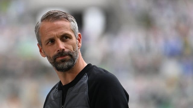 Mönchengladbachs Trainer Marco Rose hofft auf das DFB-Debüt seiner Spieler Florian Neuhaus und Jonas Hofmann. Mönchengladbachs Trainer Marco Rose hofft auf das DFB-Debüt seiner Spieler Florian Neuhaus und Jonas Hofmann.