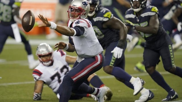 Cam Newton (M), Quarterback der New England Patriots, ist positiv auf Corona getestet worden. Cam Newton (M), Quarterback der New England Patriots, ist positiv auf Corona getestet worden.