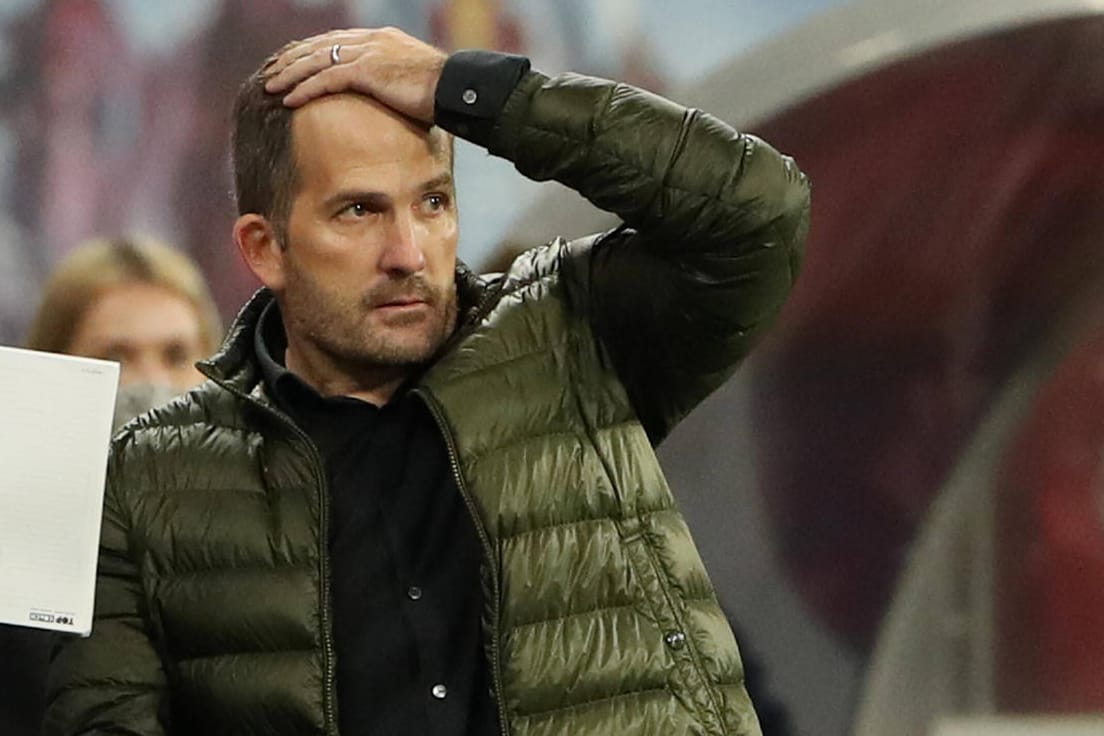 Manuel Baum: Der Schalke-Trainer hat kein gutes Debüt bei Schalke erwischt.