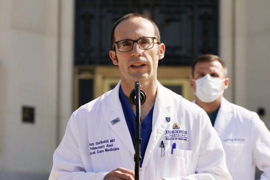 Dr.