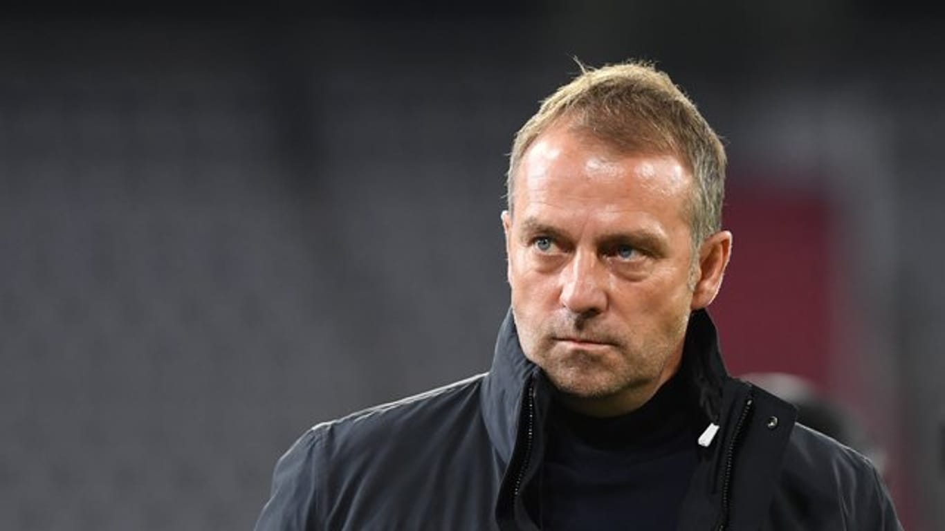 Bayern-Coach Hansi Flick hofft noch auf neue Spieler.