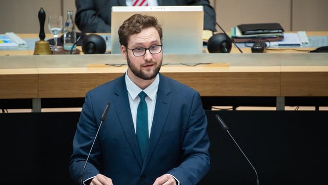 Herbert Mohr (AfD) spricht im Berliner Abgeordnetenhaus Herbert Mohr (AfD) spricht im Berliner Abgeordnetenhaus
