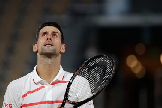 Novak Djokovic kann sich Tennis auch ohne Linienrichtern vorstellen.