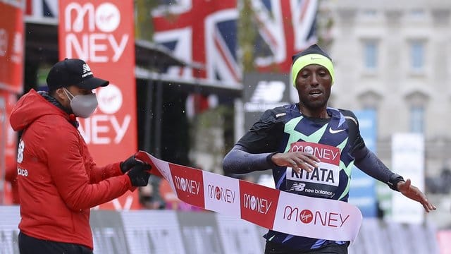 Lief beim London-Marathon als Erster ins Ziel: Shura Kitata aus Äthiopien.