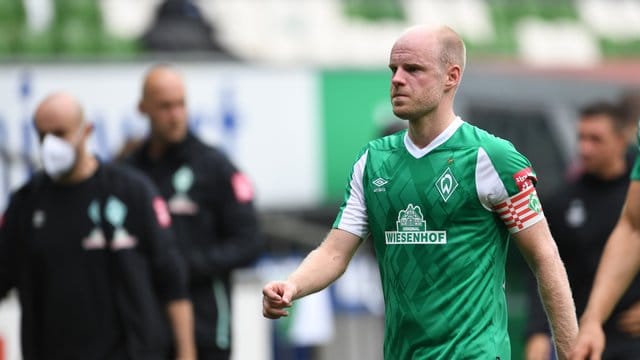 Werder Davy Klaassen auf dem Weg in die Halbzeit: Den Vizekapitän Klaassen zieht es zu Ajax Amsterdam. Werder Davy Klaassen auf dem Weg in die Halbzeit: Den Vizekapitän Klaassen zieht es zu Ajax Amsterdam.
