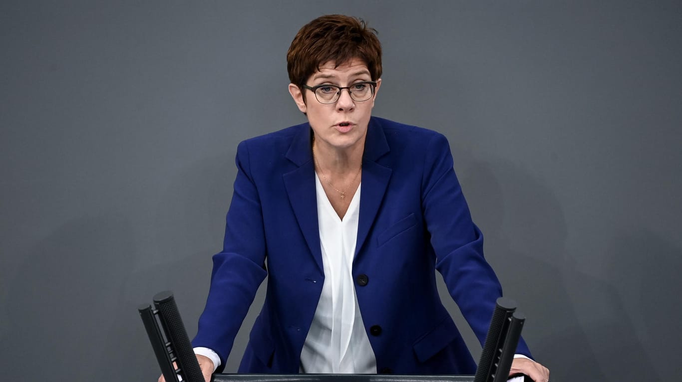 Annegret Kramp-Karrenbauer: Ihre Partei habe in Gera nicht die Wahl eines AfD-Politikers zum Stadtratsvorsitzenden unterstützt, erklärt die CDU-Chefin.
