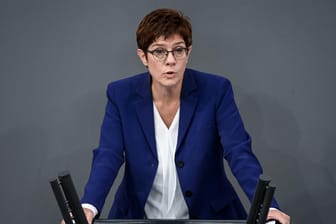 Annegret Kramp-Karrenbauer: Ihre Partei habe in Gera nicht die Wahl eines AfD-Politikers zum Stadtratsvorsitzenden unterstützt, erklärt die CDU-Chefin.