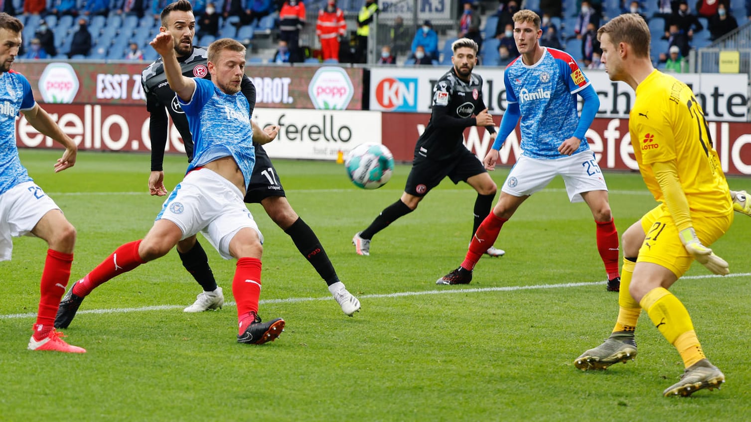 Holstein Kiel: Die Nordlichter schaffen es nicht, sich gegen die Fortuna durchzusetzen. Holstein Kiel: Die Nordlichter schaffen es nicht, sich gegen die Fortuna durchzusetzen.