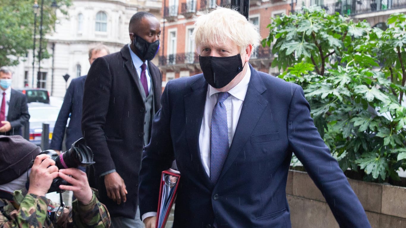 Boris Johnson: Die Regierung des britischen Premiers hat Fehler bei der Zählung der Corona-Infektionen eingeräumt.