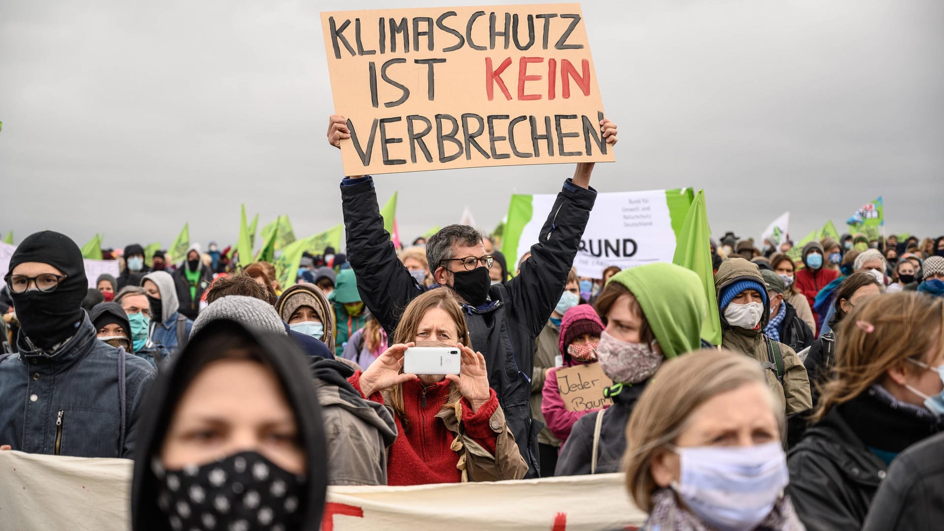 Klimawandel: Forscher empfehlen, proaktiv in den Klimaschutz zu investieren, um spätere Kosten durch die Folgen des Klimawandels zu minimieren.