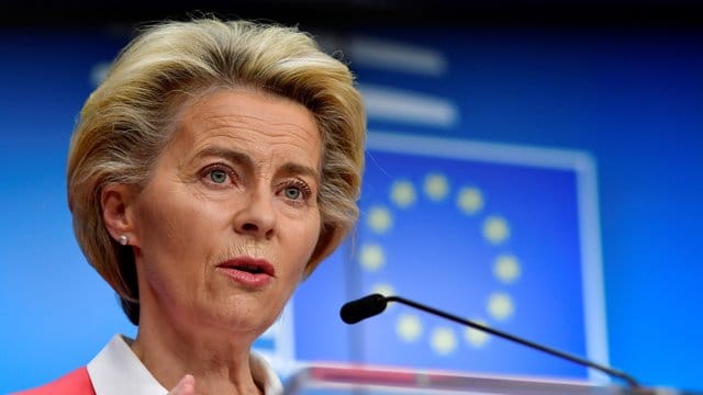 EU-Kommissionspräsidentin Ursula von der Leyen hat sich in Corona-Quarantäne begeben. EU-Kommissionspräsidentin Ursula von der Leyen hat sich in Corona-Quarantäne begeben.