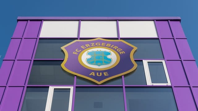 Die beiden betroffenen Spieler des FC Erzgebirge Aue sind jetzt negativ auf das Coronavirus getestet worden. Die beiden betroffenen Spieler des FC Erzgebirge Aue sind jetzt negativ auf das Coronavirus getestet worden.