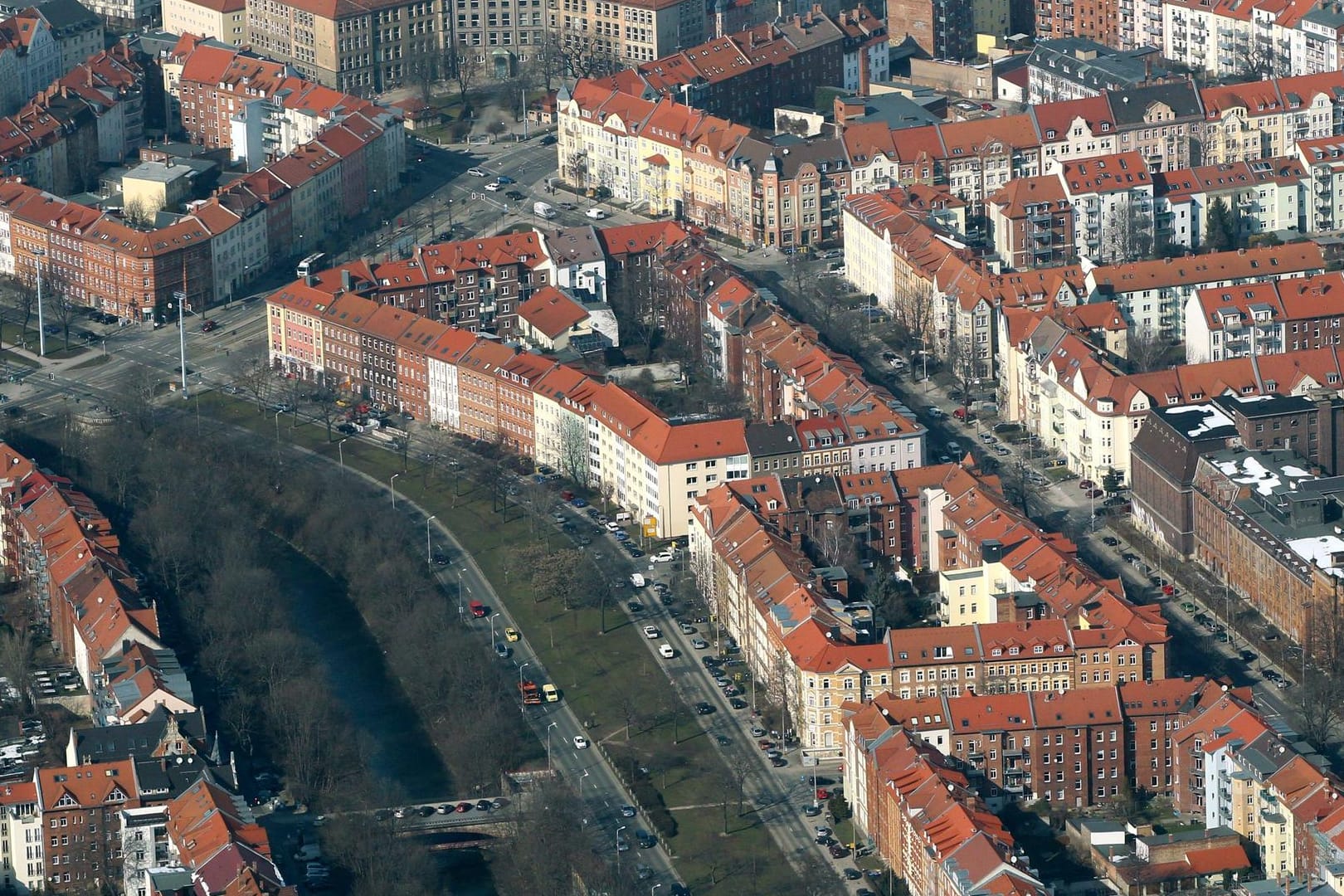 Erfurt von oben (Symbolbild): Der Bau der Brücke von der Innenstadt in die ICE-City hat begonnen.