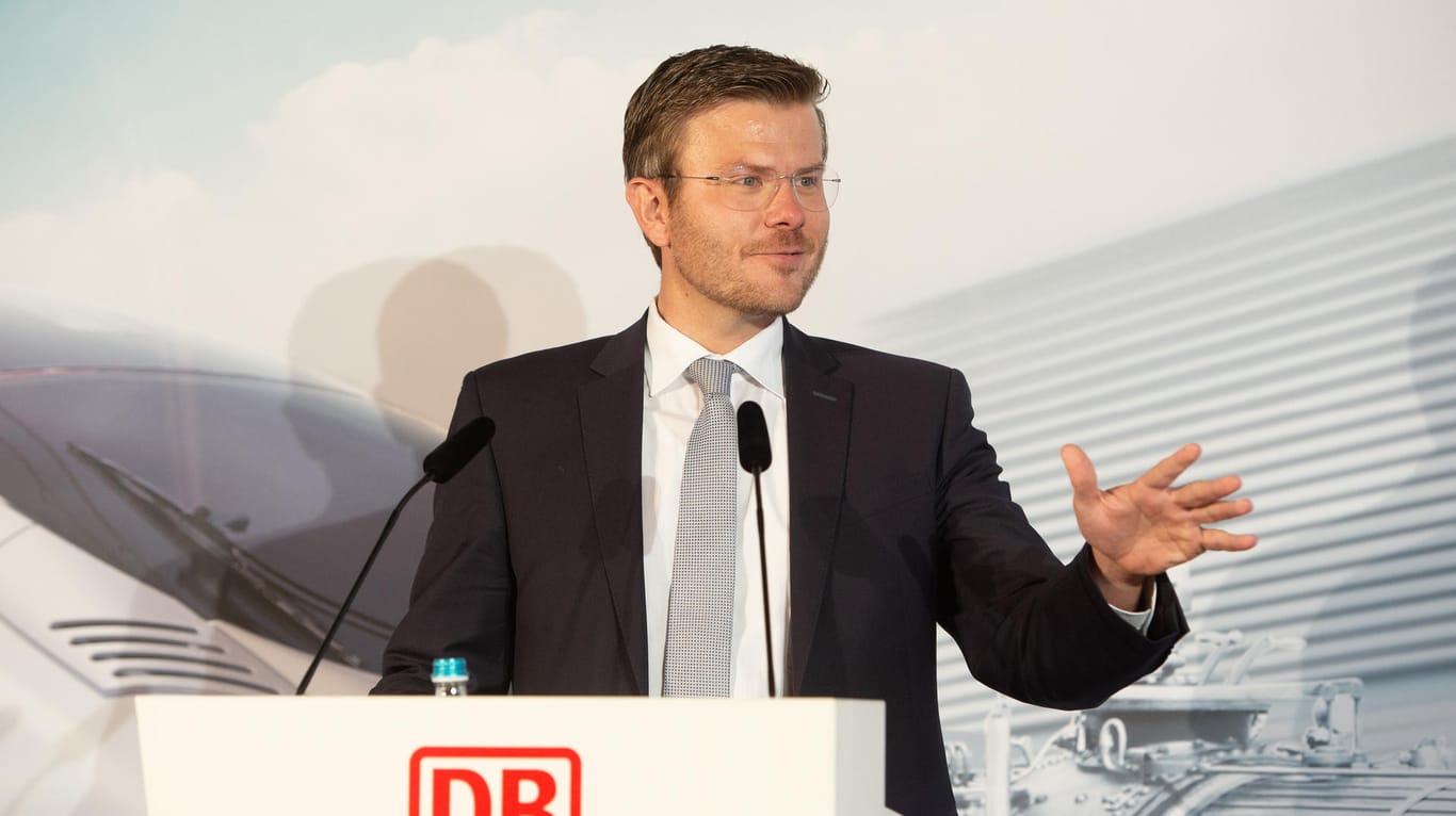 Markus König (CSU): Der Oberbürgermeister von Nürnberg sprach während einer Pressekonferenz zum neuen ICE-Werk im DB-Museum.