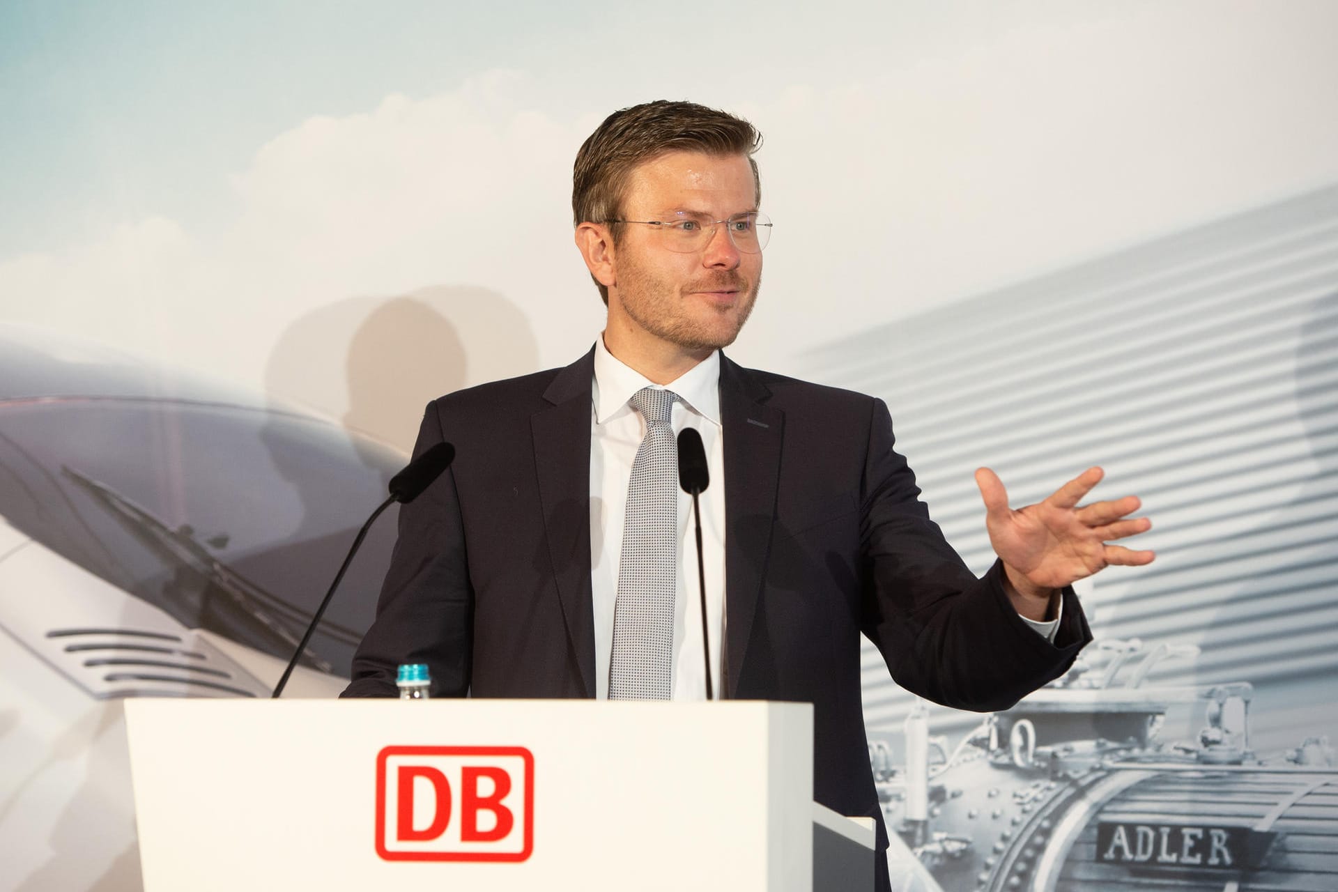 Markus König (CSU): Der Oberbürgermeister von Nürnberg sprach während einer Pressekonferenz zum neuen ICE-Werk im DB-Museum.