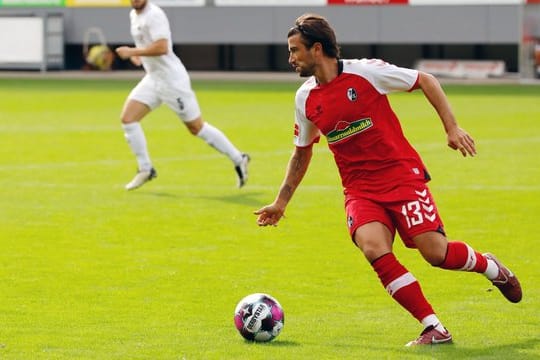 Der SC Freiburg und Marco Terrazzino (vorne) haben sich auf eine Beendigung der gemeinsamen Zusammenarbeit geeinigt.