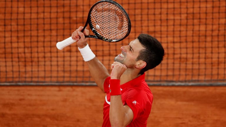 Novak Djokovic: Der Serbe steht in Paris im Viertelfinale.