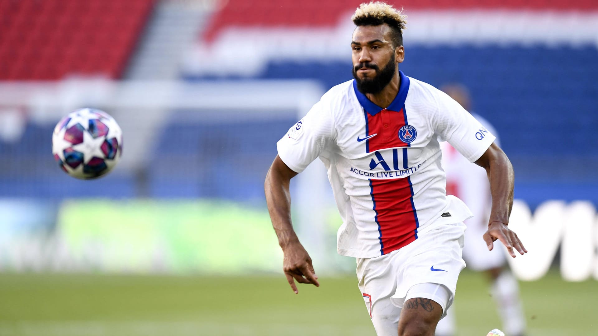 Nach zwei Jahren bei Paris St. Germain ist Eric-Maxim Choupo-Moting zurück in der Bundesliga.