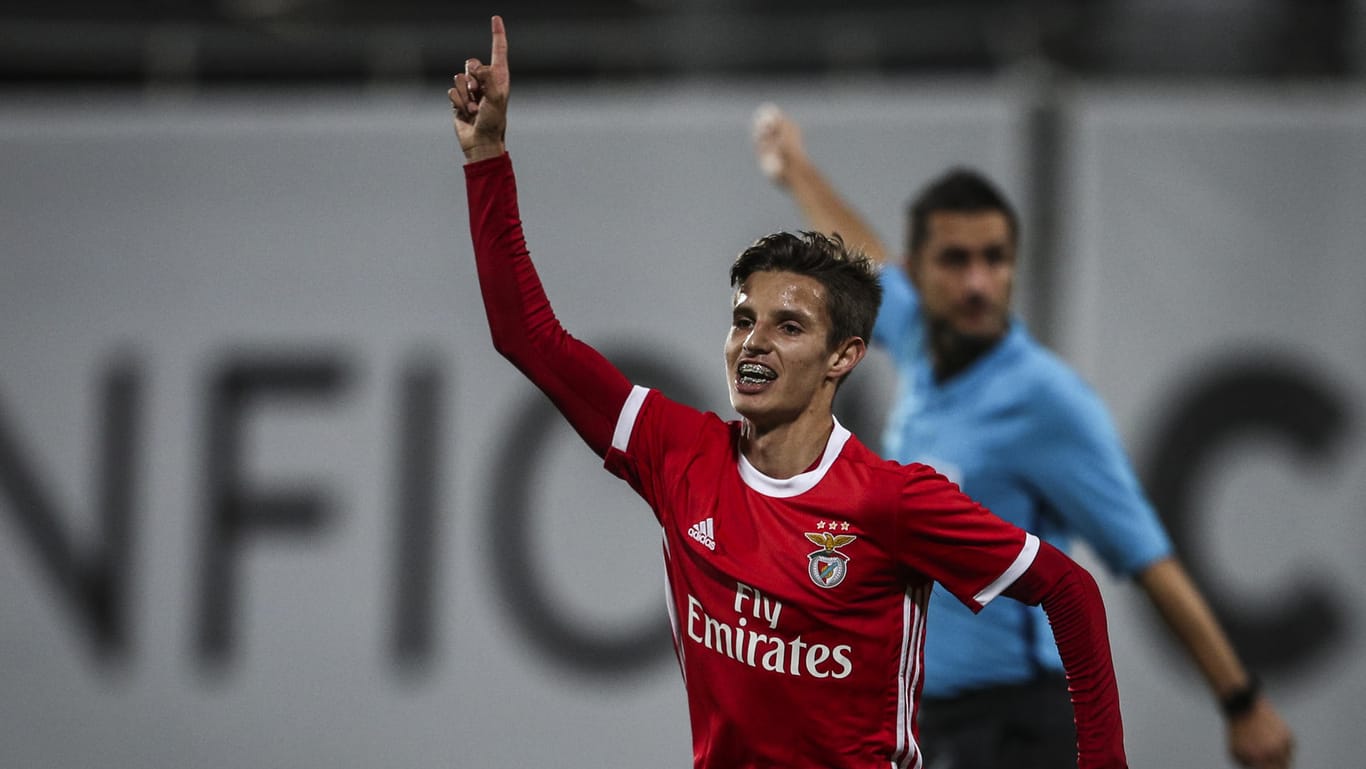Tiago Dantas: Der 19-Jährige hatte bereits Einsätze in der portugiesischen zweiten Liga. Tiago Dantas: Der 19-Jährige hatte bereits Einsätze in der portugiesischen zweiten Liga.