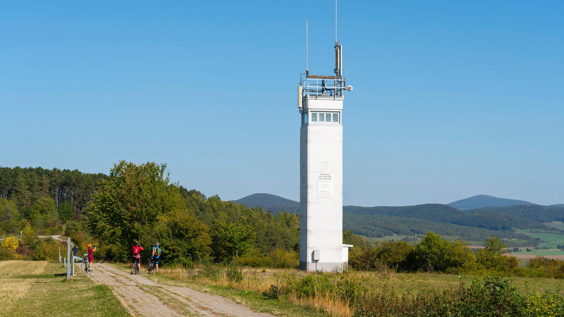 Ein Beobachtungsturm der DDR-Grenztruppen am Point Alpha: Hier war bis zum Mauerfall 1989 der heißeste Punkt im Kalten Krieg.