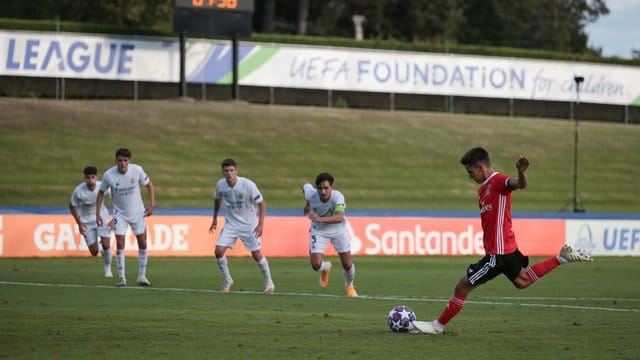 Tiago Dantas wechselt von Benfica Lissabon zum FC Bayern. Tiago Dantas wechselt von Benfica Lissabon zum FC Bayern.