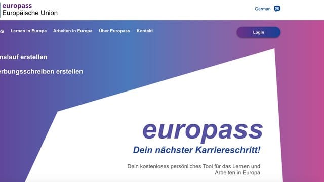 Wer eine Karriere im EU-Ausland anstrebt, kann für Stellensuche und Bewerbungen das Europass-Portal nutzen.