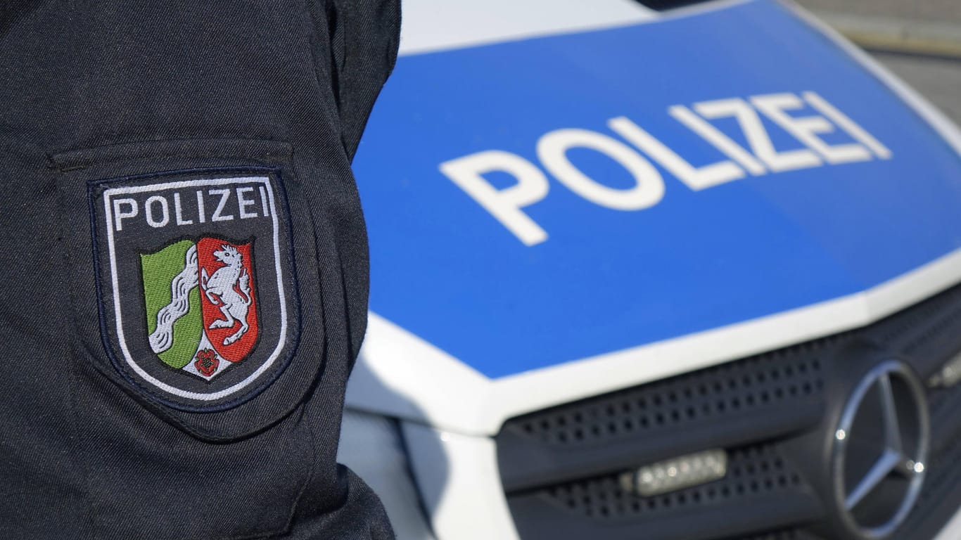 Bayern: Ein Mann wird gerettet und flüchtet dann vom Unfallort. Der Grund ist einfach. Symbolbild