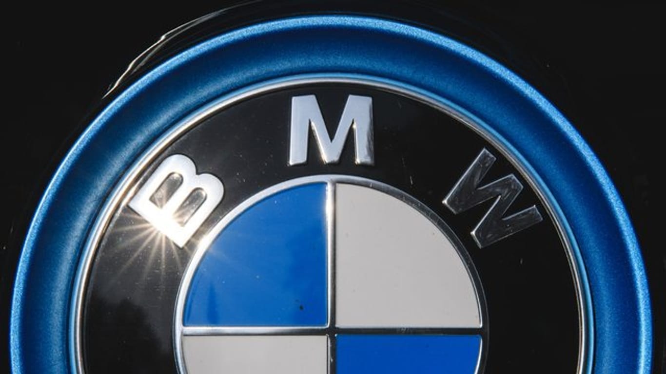 BMW-Logo (Symbolbild): Der Autohersteller konnte im dritten Quartal wieder mehr verkaufen.