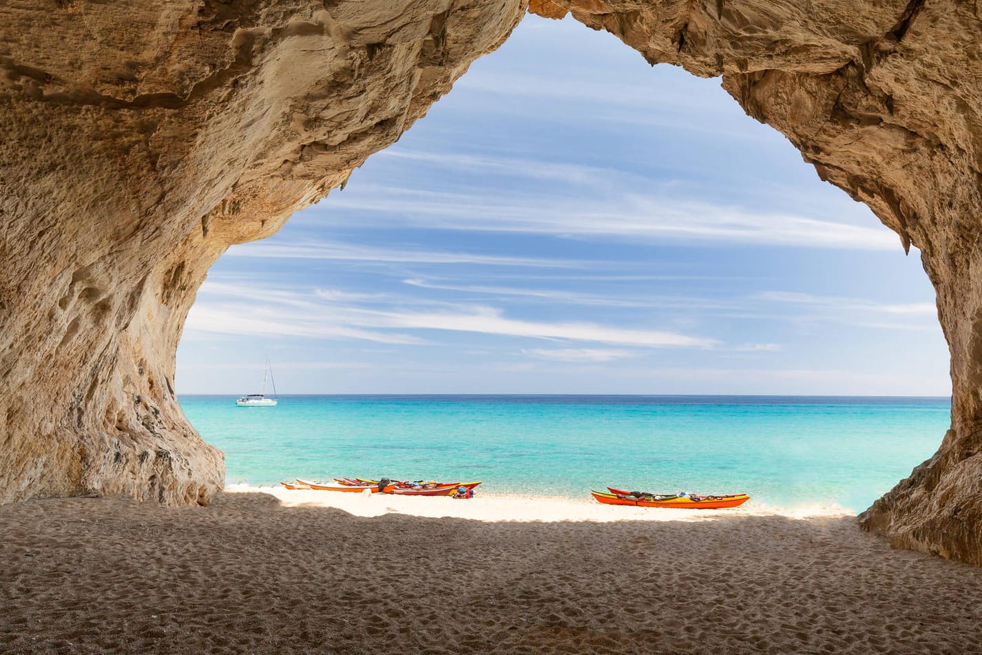 Lustgrotten in Italien: Einheimische sprechen von "Sex-Pilgerfahrten" auf den italienischen Inseln im Mittelmeer.
