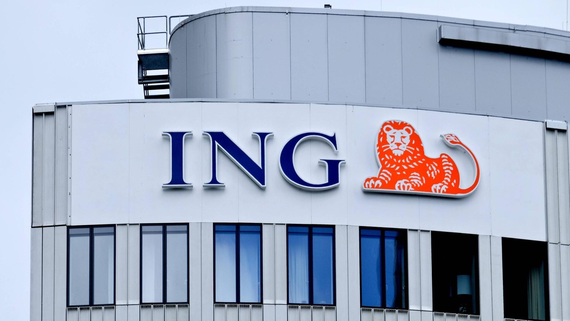 ING-Sitz in Frankfurt: Die Direktbank warnt zurzeit vor Telefonbetrügern.