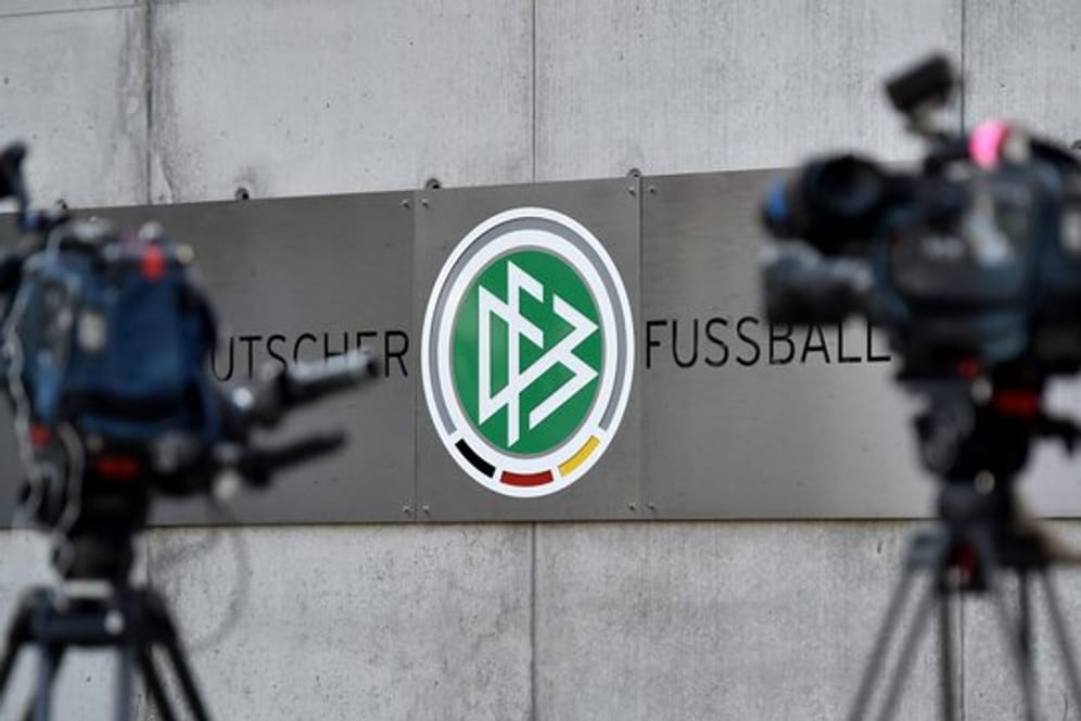 Der DFB steht wieder im Mittelpunkt von Ermittlungen.