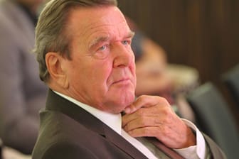 Gerhard Schröder: Der Altkanzler (1998 - 2005) wurde von dem russischen Oppositionellen Alexej Nawalny scharf kritisiert.