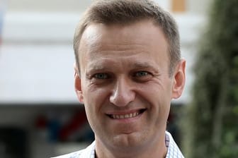 Alexej Nawalny hat Ex-Bundeskanzler Schröder schwere Vorwürfe gemacht.