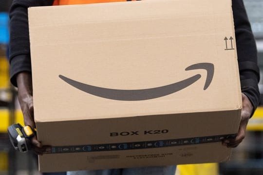 Wer sich vor Betrügern schützen will, sollte nur auf die gewohnte Kaufabwicklung bei Amazon zurückgreifen.