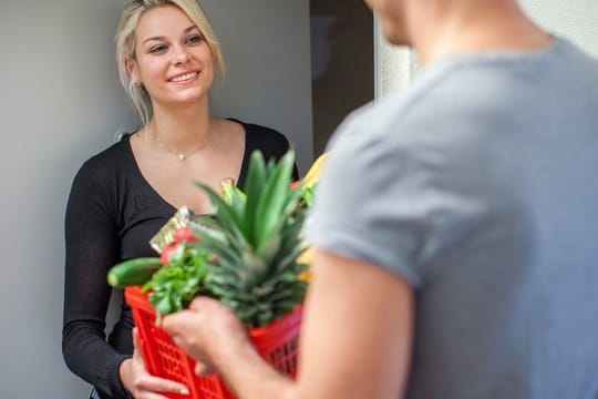 Der Online-Verkauf von Lebensmitteln soll in Zukunft strenger kontrolliert werden.