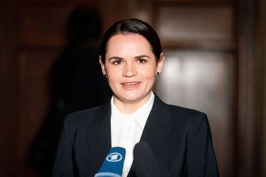 Swetlana Tichanowskaja, Oppositionsführerin aus Belarus, ist in Russland zur Fahndung ausgeschrieben.
