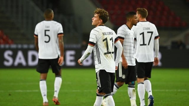 Die deutsche Fußball-Nationalmannschaft verspielte erneut eine Führung. Die deutsche Fußball-Nationalmannschaft verspielte erneut eine Führung.