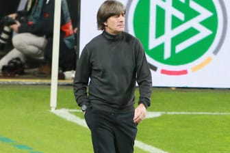 Verärgert: Bundestrainer Löw am Rande des Länderspiels gegen die Türkei.