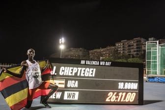 Weltrekord: Joshua Cheptegei aus Uganda rannte die 10.