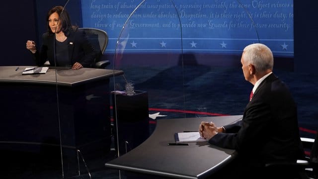 Die einzige TV-Debatte zwischen US-Vizepräsident Mike Pence und der demokratischen Kandidatin für das Amt, Kamala Harris, hat begonnen. Die einzige TV-Debatte zwischen US-Vizepräsident Mike Pence und der demokratischen Kandidatin für das Amt, Kamala Harris, hat begonnen.