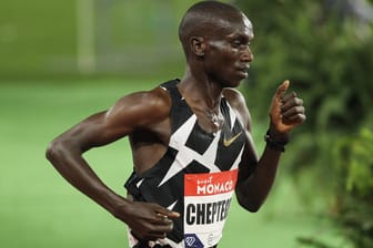 Laufwunder aus Uganda:Joshua Cheptegei verbesserte den Weltrekord über 10.000 Meter.