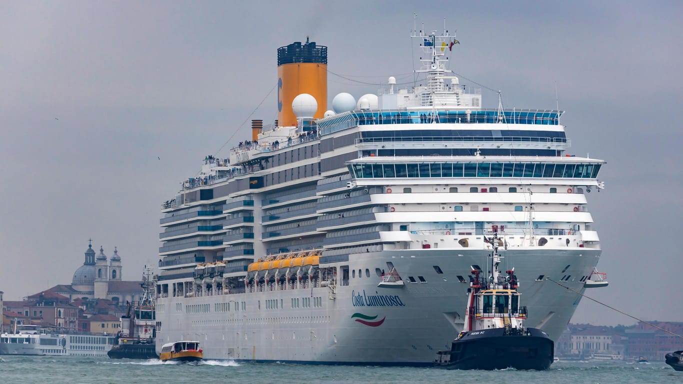 Kreuzfahrten: Seit der Wiederaufnahme der Kreuzfahrten gelten auch an Bord der Schiffe strenge Corona-Regeln, beispielsweise Temperaturmessungen.