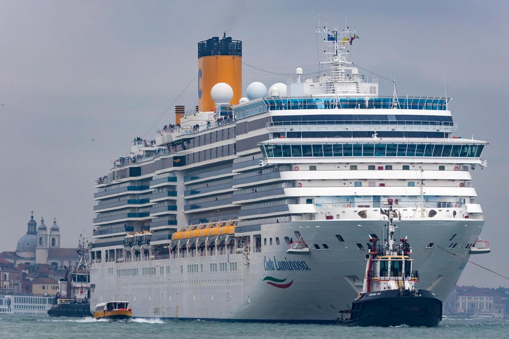 Kreuzfahrten: Seit der Wiederaufnahme der Kreuzfahrten gelten auch an Bord der Schiffe strenge Corona-Regeln, beispielsweise Temperaturmessungen.