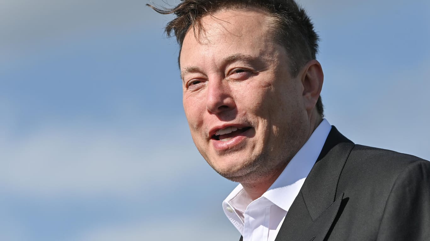 Elon Musk: Der Tesla-Chef könnte zum Retter des deutschen Unternehmens ATW werden.