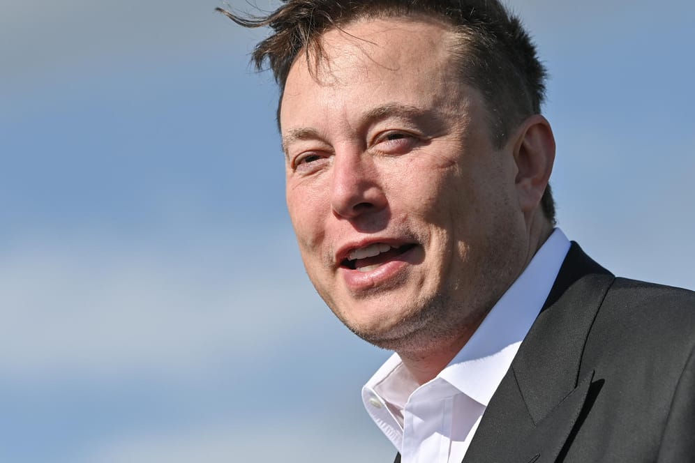 Elon Musk: Der Tesla-Chef könnte zum Retter des deutschen Unternehmens ATW werden.