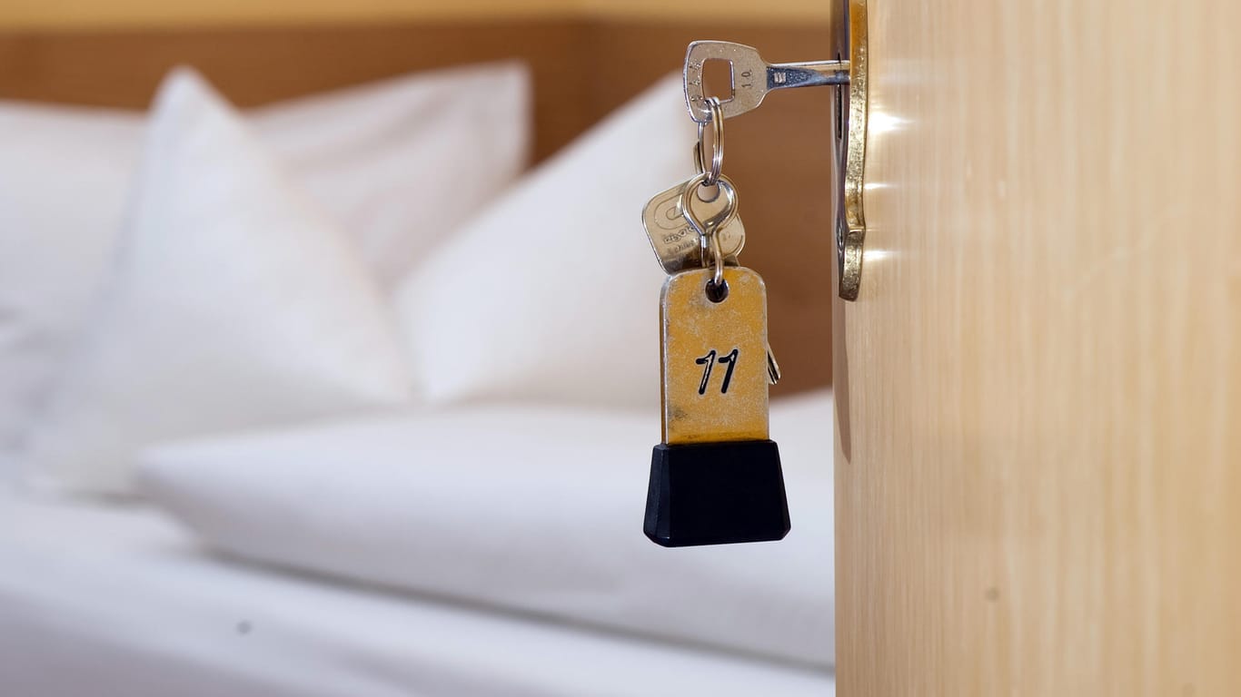 Stornobedingungen: Urlaub machen und dann wegen der Corona-Regeln im Hotelzimmer in Quarantäne bleiben? Das droht Reisenden aus bestimmten Risikogebieten innerhalb Deutschlands.