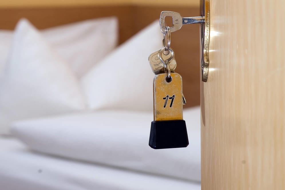 Stornobedingungen: Urlaub machen und dann wegen der Corona-Regeln im Hotelzimmer in Quarantäne bleiben? Das droht Reisenden aus bestimmten Risikogebieten innerhalb Deutschlands.