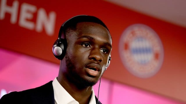 Tanguy Nianzou steht nicht im Champions-League-Kader des FC Bayern.